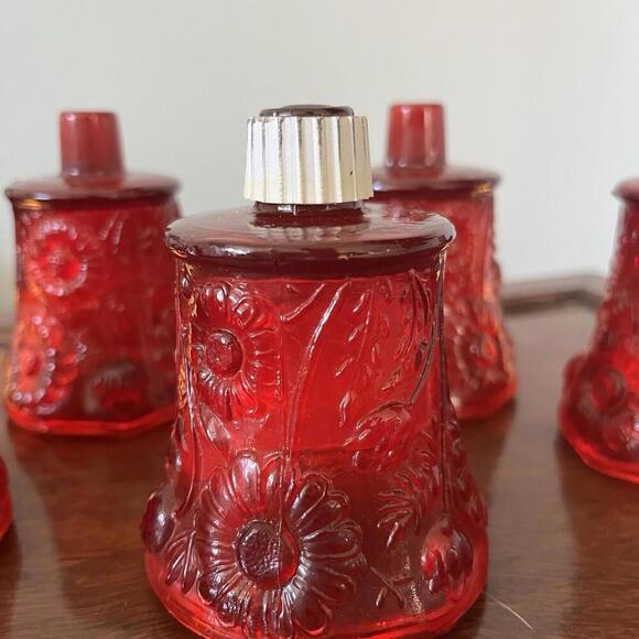 Holding for MBED  Daisy Floral Red Glass Peg Votive Candle Holder set of 5 — - Picture 3 of 12